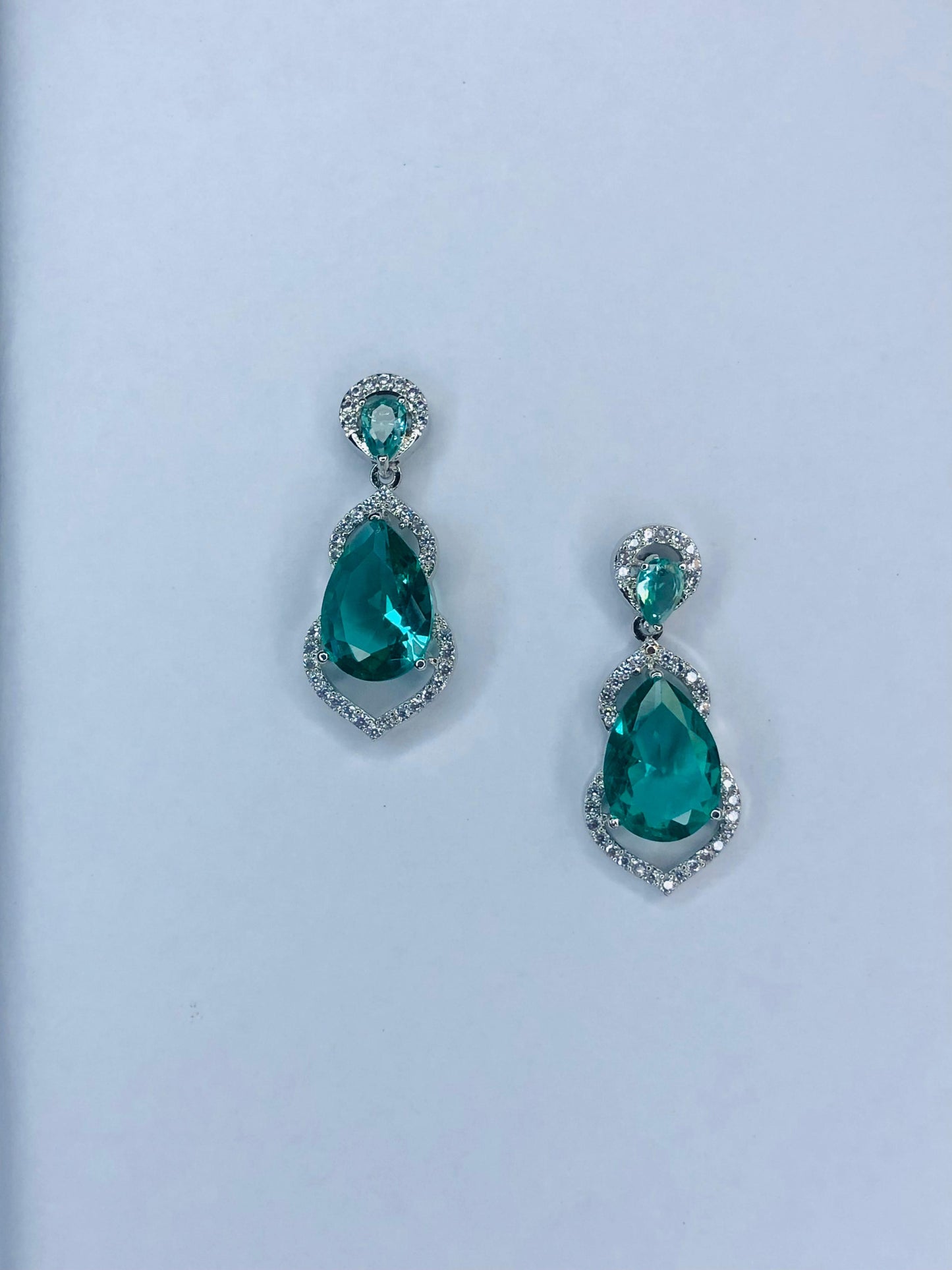 Verdant Shine Earrings