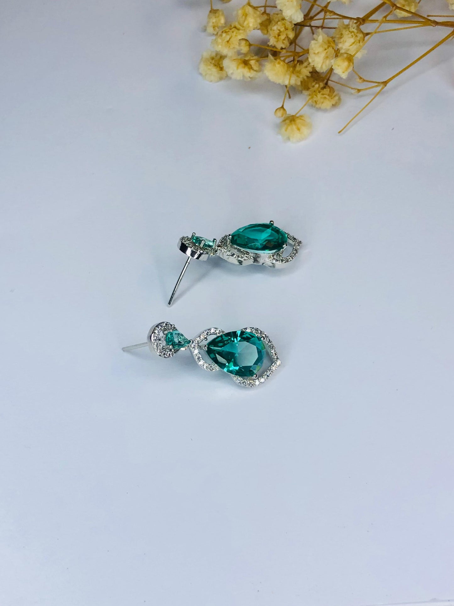 Verdant Shine Earrings